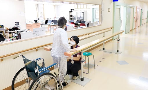 西棟3階(回復期リハビリテーション)